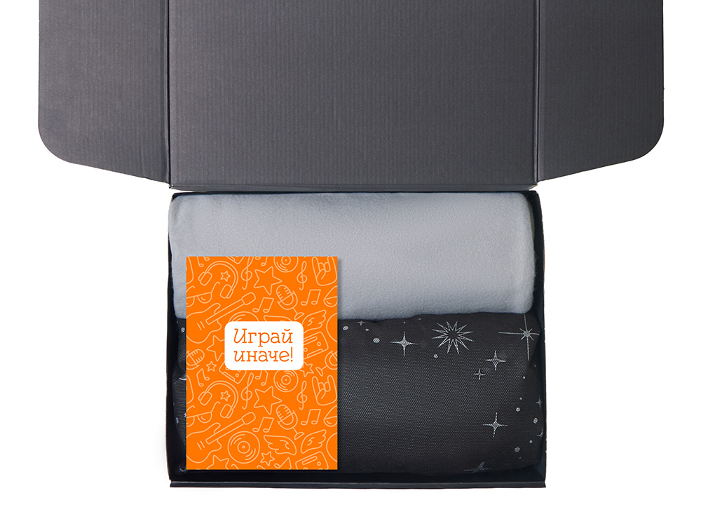 Подарочный набор с пледом, свечой и диффузором, серый Подарочный набор с пледом, свечой и диффузором, серый