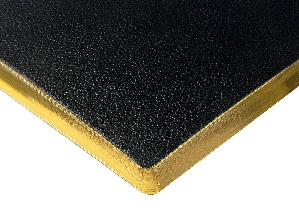 Ежедневник недатированный А5 Black с нашивкой, черный Ежедневник недатированный А5 Black с нашивкой, черный