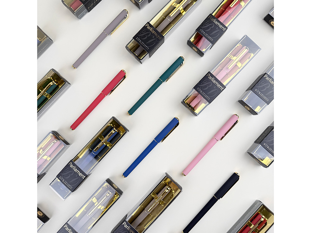 Ручка пластиковая шариковая Parliament, 0,7 мм, синие чернила, зеленый/золотистый Ручка пластиковая шариковая Parliament, 0,7 мм, синие чернила, зеленый/золотистый