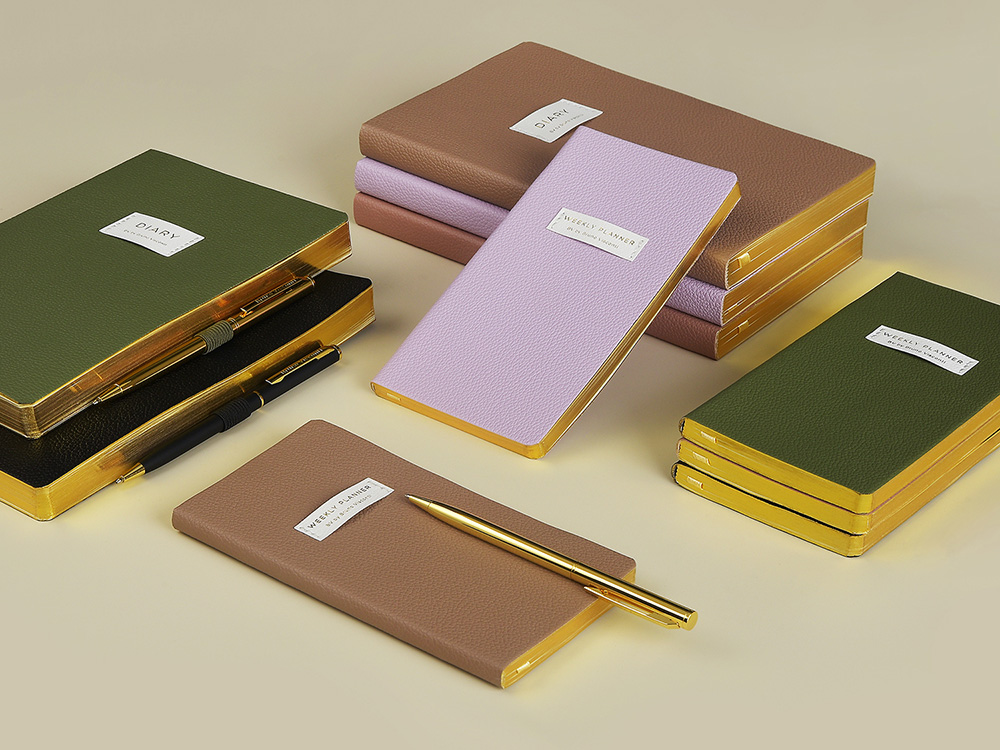 Еженедельник недатированный А6 Zefirс нашивкой, сиреневый Еженедельник недатированный А6 Zefirс нашивкой, сиреневый