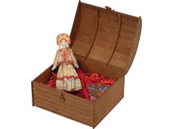 Набор Катерина: кукла в народном костюме, платок в деревянном сундуке, золтистый/красный