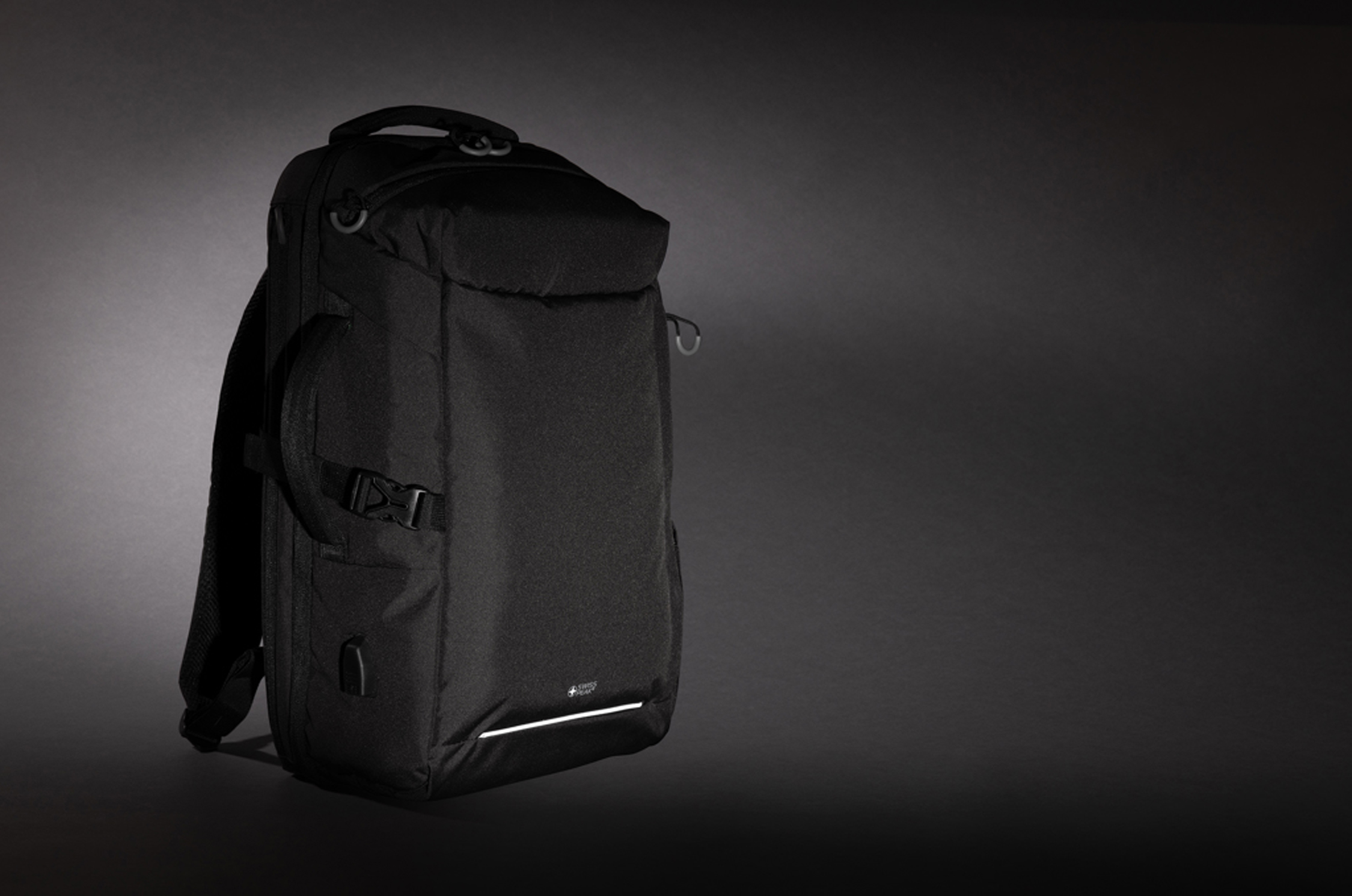 Рюкзак для путешествий Swiss Peak XXL из rPET AWARE™, 17’’