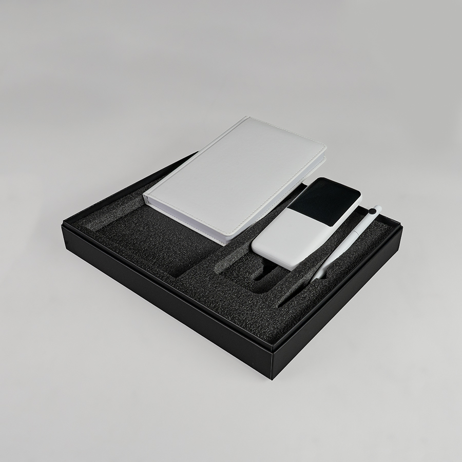Набор подарочный POINT: ежедневник, ручка и power bank в коробке  с ложементом