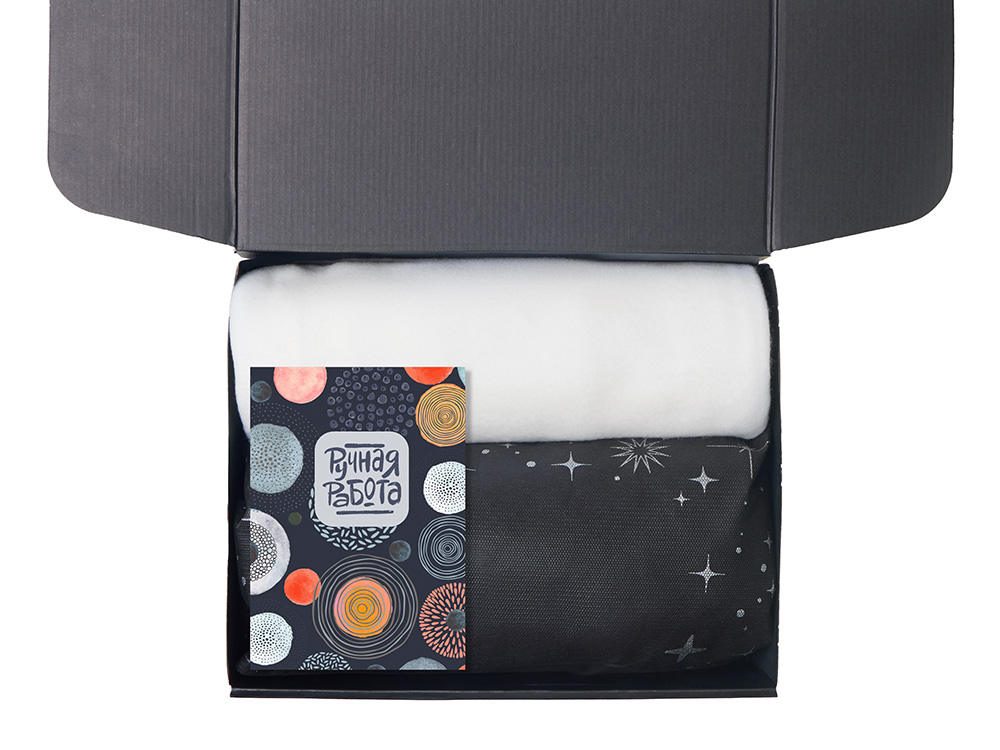 Подарочный набор с пледом, свечой и диффузором, белый Подарочный набор с пледом, свечой и диффузором, белый