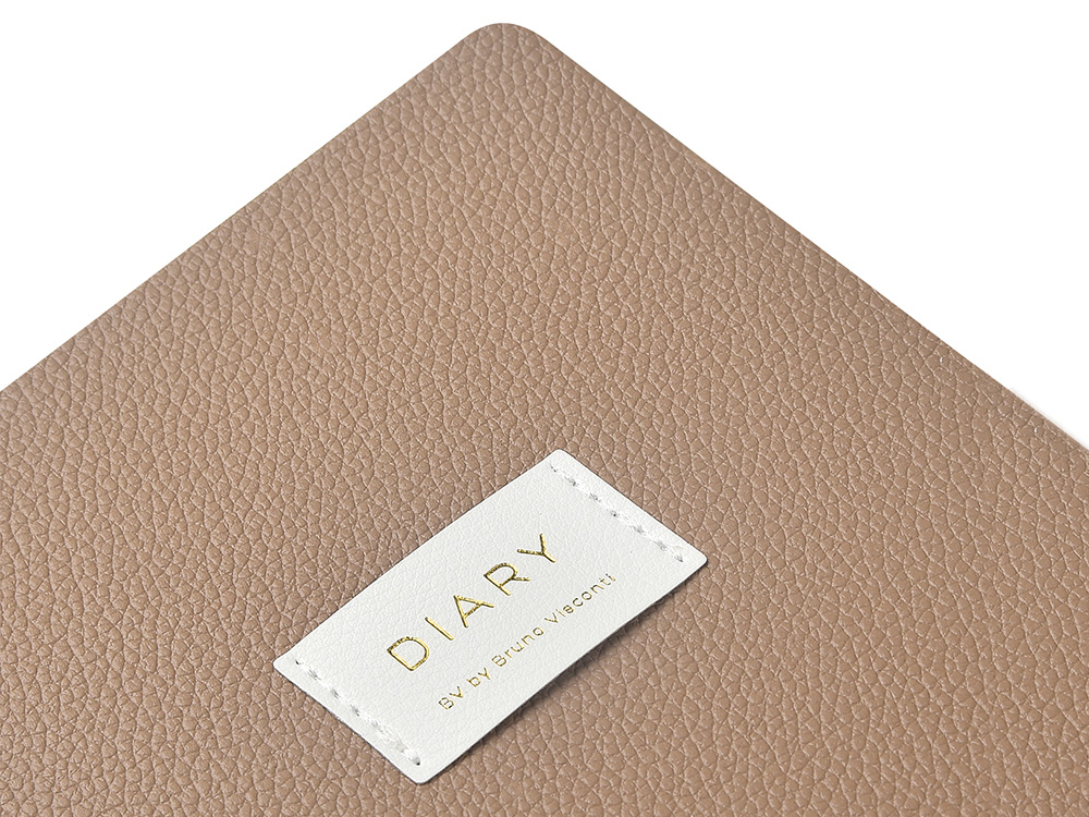 Ежедневник недатированный А5 Total beige с нашивкой, бежевый Ежедневник недатированный А5 Total beige с нашивкой, бежевый