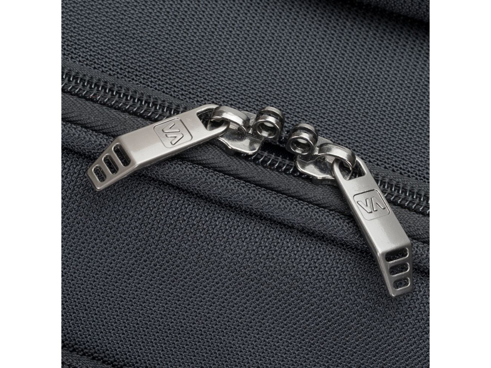 RIVACASE 8481 black ECO бизнес кейс на 4-х колесах 20 / 2 RIVACASE 8481 black ECO бизнес кейс на 4-х колесах 20 / 2