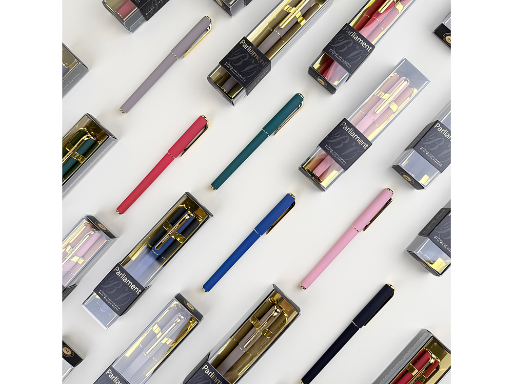 Ручка пластиковая шариковая Parliament, 0,7 мм, синие чернила, черный/золотистый Ручка пластиковая шариковая Parliament, 0,7 мм, синие чернила, черный/золотистый