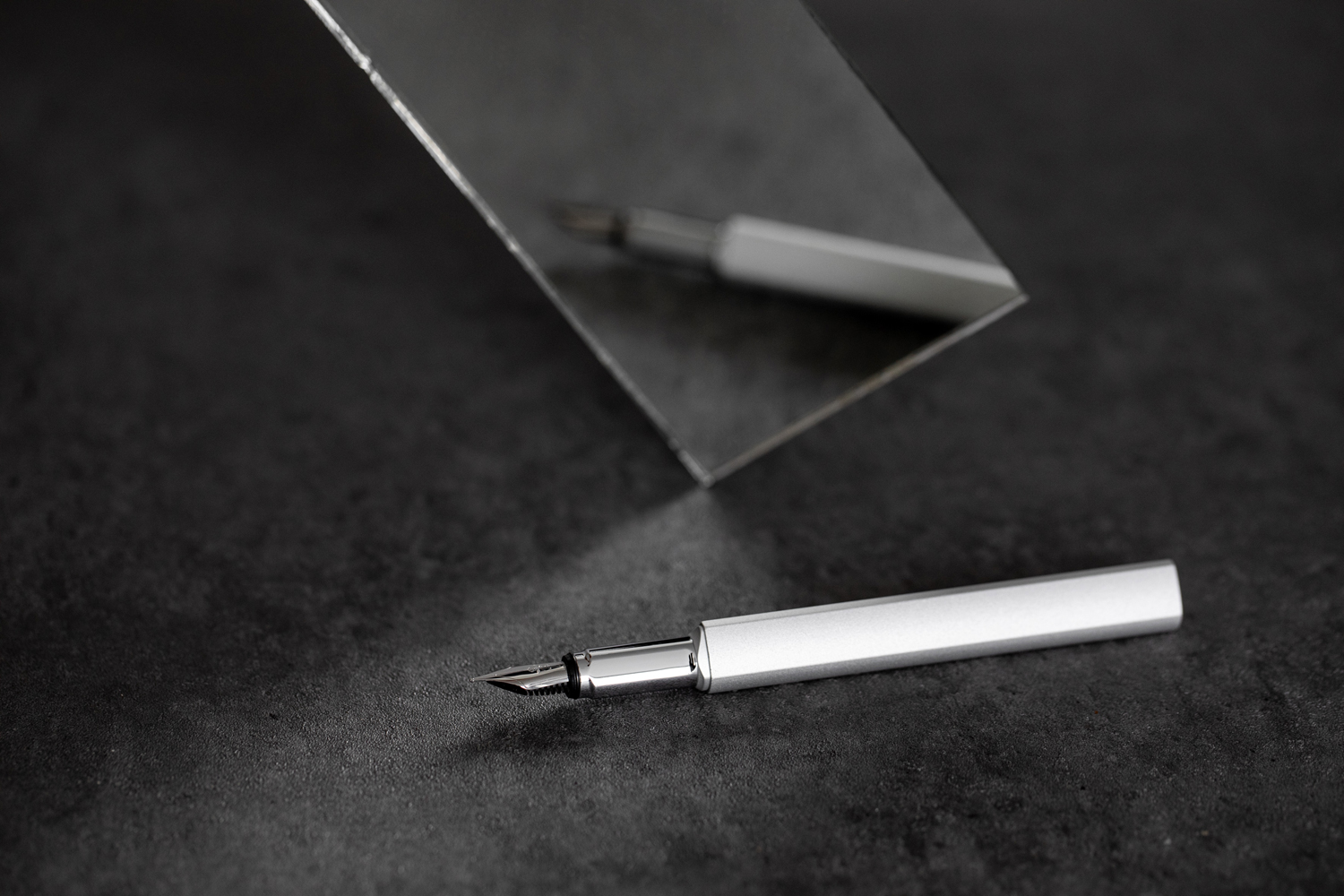 Перьевая ручка PININFARINA PF One SILVER