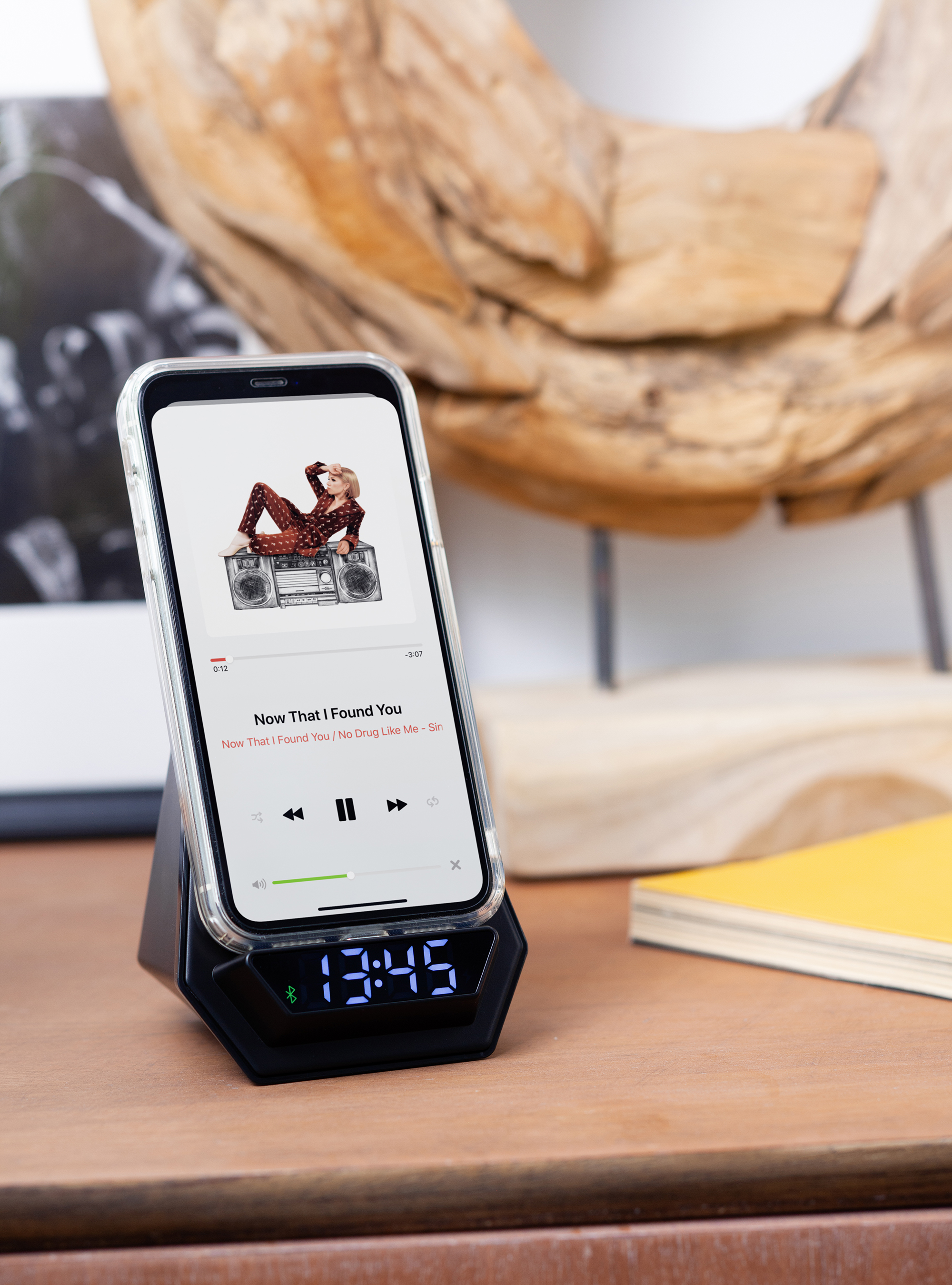 Настольная Bluetooth колонка (3Вт) "Smart Pyramid" с часами и беспроводным (15W) зарядным устройством, с подсветкой логотипа Настольная Bluetooth колонка (3Вт) "Smart Pyramid" с часами и беспроводным (15W) зарядным устройством, с подсветкой логотипа