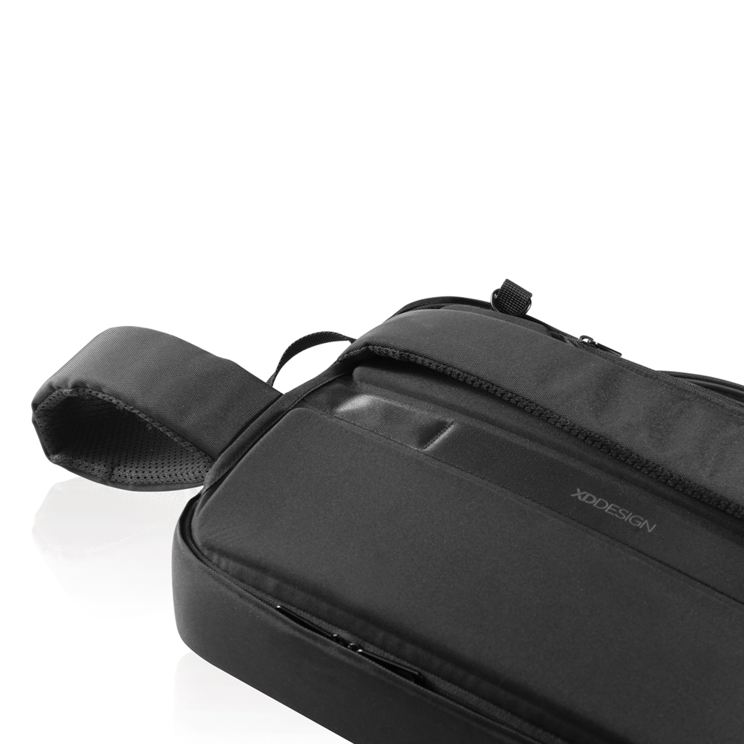 Сумка-рюкзак XD Design Bobby Bizz 2.0 с защитой от карманников Сумка-рюкзак XD Design Bobby Bizz 2.0 с защитой от карманников