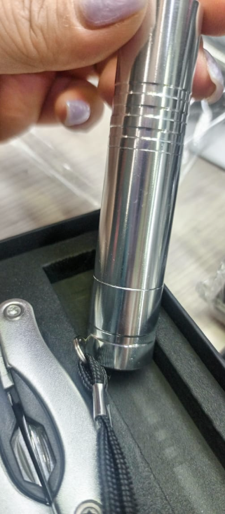 Подарочный набор Scout с многофункциональным ножом и фонариком, серебристый (P)