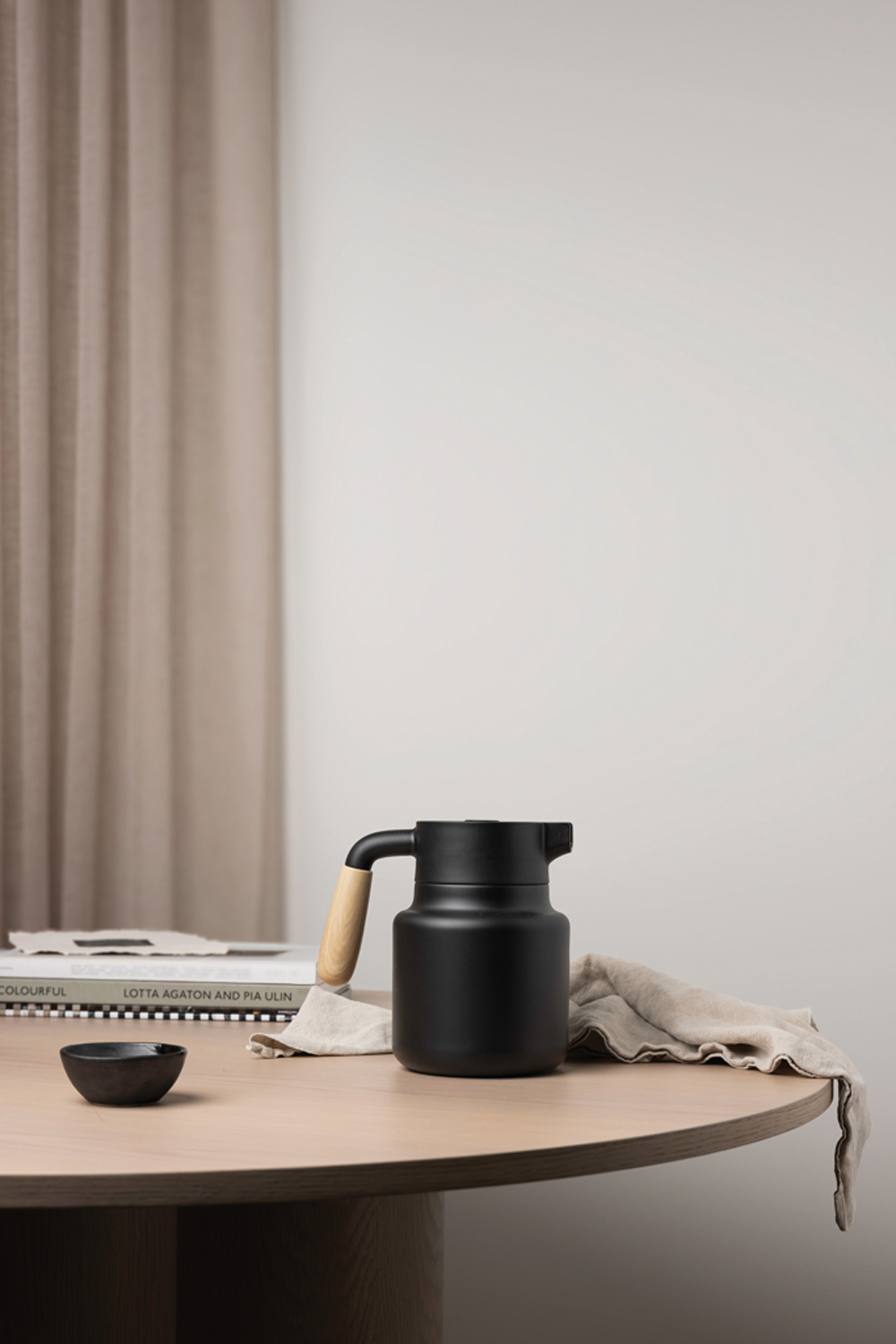 Вакуумный термос с ручкой VINGA Arbe из переработанной нержавеющей стали RCS, 1 200 мл